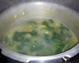 A picture of step 9 of Watercress Soup.