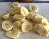 A picture of step 3 of Banana Pencake with vegan nutella.