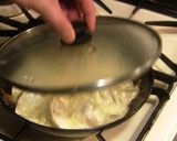 A picture of step 5 of Cheese Gyoza.
