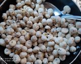 A picture of step 1 of Makhana Kesar Kheer.