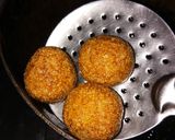 A picture of step 3 of Leftover rice ke pops & lollypops.