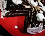صورة لخطوة 4 من وصفة أسرع تورته بالشوكولاته بدون بيض وبدون فرن 🎂