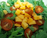 Foto del paso 3 de la receta: Ensalada templada de rúcula y melocotón