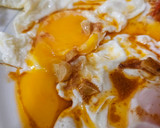 Foto del paso 8 de la receta: Huevos fritos y bogavante frito con vinagreta de jugo de bogavante