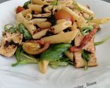 Foto del paso 10 de la receta Ensalada de pasta, pollo y bacon con vinagreta de ajo negro