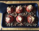 Une image de l'étape 4 de Tomates farcies chair à saucisse sur lit de trio de quinoa en gratin.