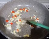 Foto langkah ke 2 dari resep Mie Goreng Ayam dan Rumput Laut.