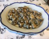Une image de l'étape 8 de Champignons de paris à la crème d'ail et persil.