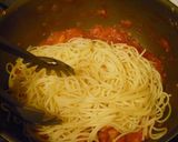 A picture of step 4 of Spaghetti del Pescatore with Frozen Seafood Mix.