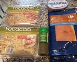 Foto del paso 1 de la receta: Focaccia con queso Philadelphia y salmón ahumado