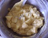 A picture of step 5 of Easy Apple Cake.