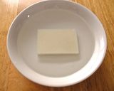 A picture of step 2 of Strawberry Daifuku Made with Cut Mochi.