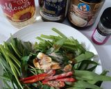 รูปขั้นตอนการทำที่ 1 ของ "ผัดผักบุ้ง" Stir Fried Morning Glory🌶🧄