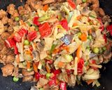 🥒🌶️Ázsiai zöldséges rizstészta 🐓 recept fázis 5 fotója
