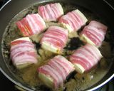 A picture of step 4 of Tofu Wrapped with Pork Served with Thick Mushroom Sauce.