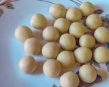 A picture of step 3 of Gulab jamun.