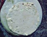 A picture of step 3 of Coriander parantha.