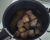 A picture of step 5 of Clear Clam Soup.