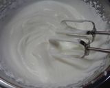 A picture of step 7 of Rich Sake Lees Ice Cream.