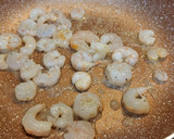 Foto del paso 1 de la receta: Tortilla de gambas