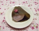 A picture of step 11 of Small Sakura Mochi.
