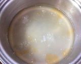 A picture of step 2 of Mizuna Chinese Soup with Chicken Skin Broth.