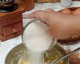 Foto langkah ke 2 dari resep Bolu Kukus Pisang Coklat No Mixer.