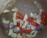 Foto langkah ke 2 dari resep Sayur Bening Mentimun Telur.
