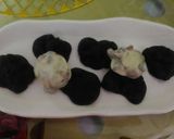 A picture of step 3 of Dry Fruits Rock Chocolate.