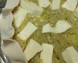 Foto del paso 4 de la receta: Tarta de cebolla y queso 🧅 🧀