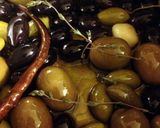 A picture of step 8 of Spicy marinated mixed olives.