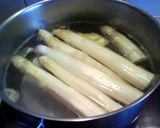 A picture of step 2 of White Asparaguses Mayonnaise Sauce.