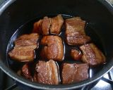 A picture of step 9 of [Simmered Pork Belly Cubes] Tender Red Meat.