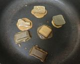 A picture of step 1 of Creamy Curry Hot Pot Soup to Eat with Your Kids.
