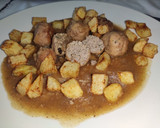 Foto del paso 8 de la receta: Albóndigas en salsa con patatas fritas
