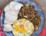 Foto langkah ke 3 dari resep Nasi Goreng Sosis Daun Jeruk.