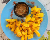 Foto del paso 5 de la receta: Patatas fritas con salsa de pepino