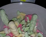 A picture of step 1 of Lolly cake .