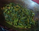 Foto langkah ke 2 dari resep Tumis Kangkung.