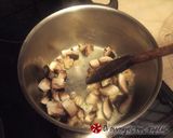 Φωτογραφία βήματος 4 της συνταγής Spaghetti ala Mnemonium (με ψιχία & μανιτάρια)