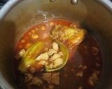 صورة لخطوة 3 من وصفة شطيطحة دجاج بمرق احمر