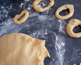 Foto del paso 3 de la receta: Rosquillas con anís y limón