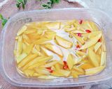 Foto langkah ke 4 dari resep Manisan Mangga Pedas Manis.