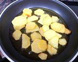 Foto del paso 2 de la receta: Revuelto de champiñones y espárragos con patata
