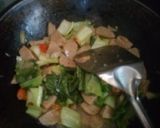 Foto langkah ke 5 dari resep Tumis pokcoy dan bakso.