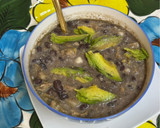 Foto del paso 6 de la receta: Frijoles negros de la olla cocidos con cilantro y con carne de puerco