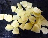 A picture of step 1 of Potato and Seaweed Miso Soup.