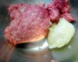 A picture of step 5 of Ultimate Pepperoni Pineapple Pizza Burgers.