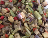 Foto del paso 1 de la receta: Noodles a "mi norma", vegetarianos, con mucha berenjena y otras verduritas