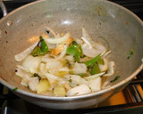 முட்டைகோஸ் சாதம் (Muttaikosh satham recipe in tamil) ரெசிபி ஸ்டேப் 3 புகைப்படம்
